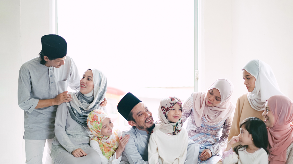 7 Raya Campaign Ideas For 2025 | KNKV Group - raya with family scenario